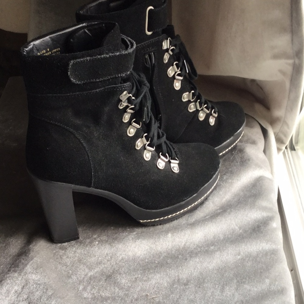 KELSI DAGER! combat heeled booties, suede/ rubber - Picture 6 of 9